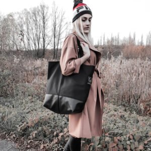 czarna torba shopper